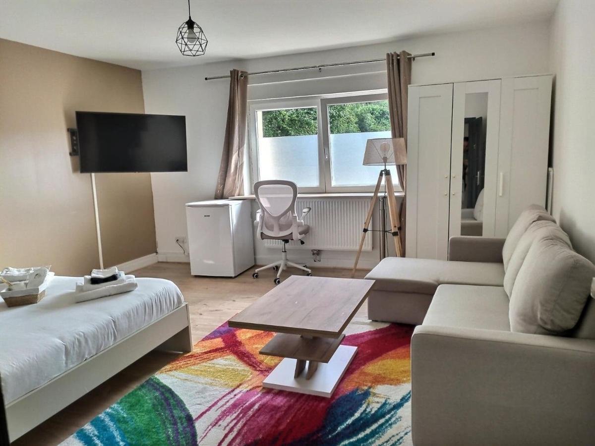 Chambre Privee 23M - Canape Lit - Wifi - Appart 120M Woippy Exterior photo