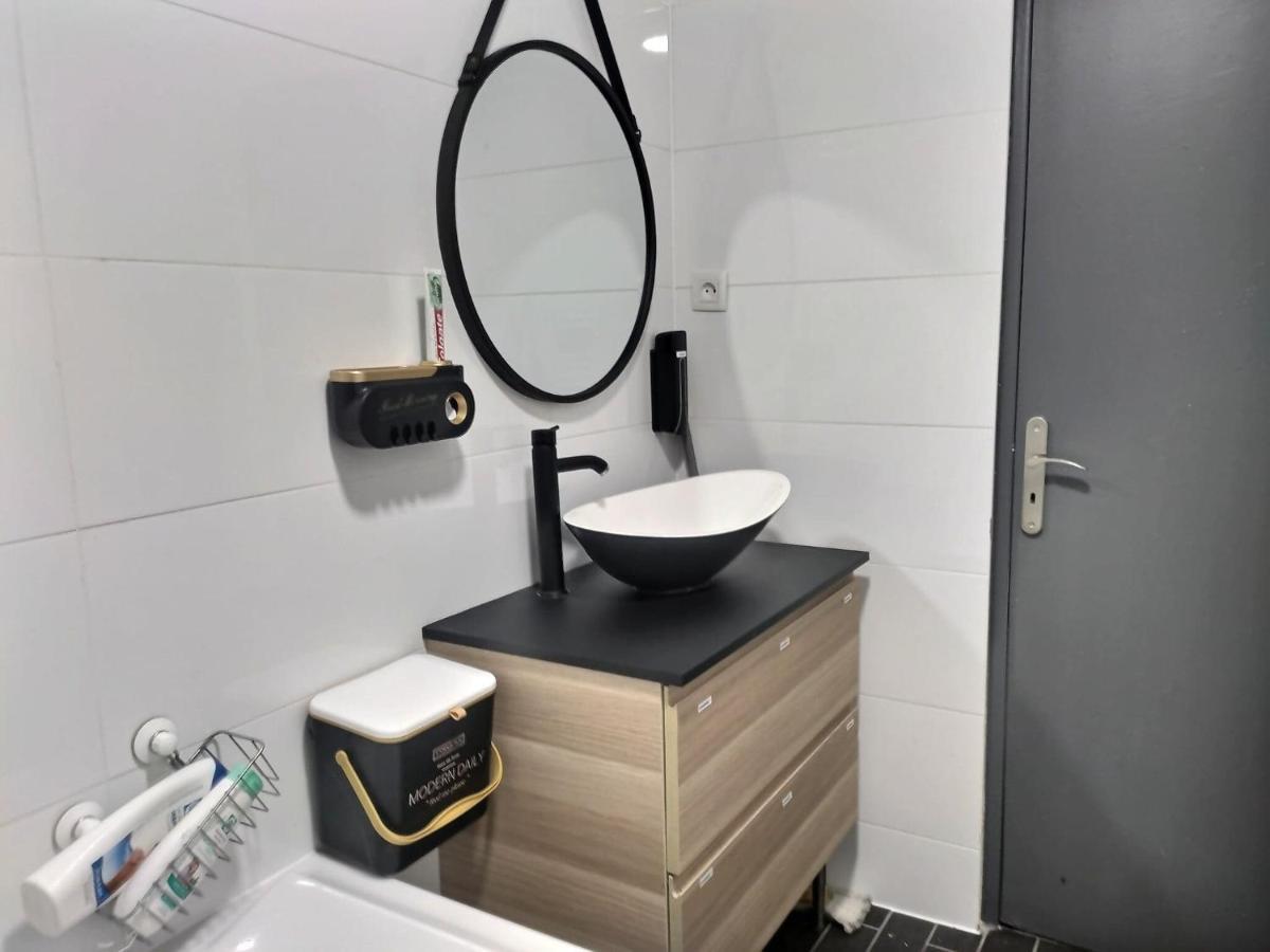 Chambre Privee 23M - Canape Lit - Wifi - Appart 120M Woippy Exterior photo